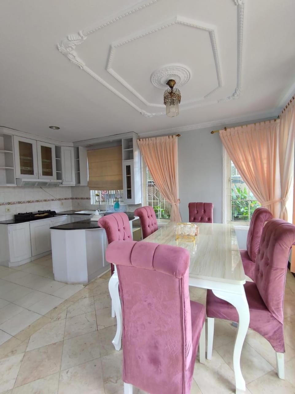 Vila Princess,Sentul 4Bedroom Dan Tenda Camping,Private Pool, Tenis Meja, Mini Billiard, Karaoke, Ayunan,Bbq, 08Satu3 80Satu6 4Satu5Satu Богор Екстериор снимка