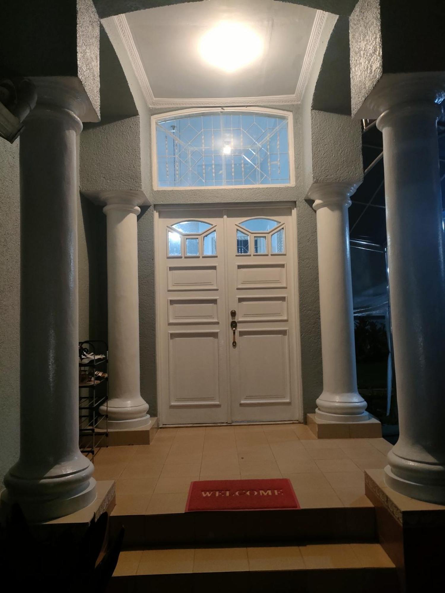 Vila Princess,Sentul 4Bedroom Dan Tenda Camping,Private Pool, Tenis Meja, Mini Billiard, Karaoke, Ayunan,Bbq, 08Satu3 80Satu6 4Satu5Satu Богор Екстериор снимка