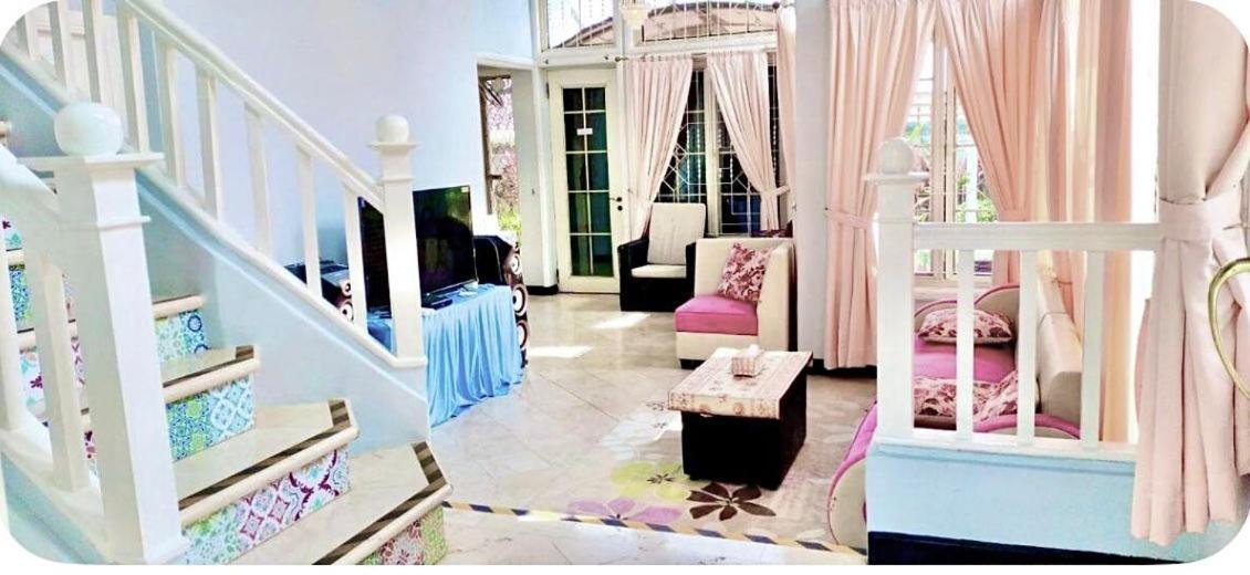 Vila Princess,Sentul 4Bedroom Dan Tenda Camping,Private Pool, Tenis Meja, Mini Billiard, Karaoke, Ayunan,Bbq, 08Satu3 80Satu6 4Satu5Satu Богор Екстериор снимка