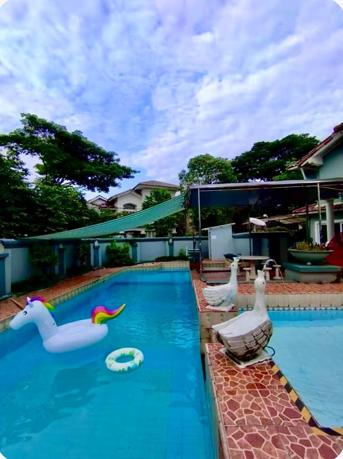 Vila Princess,Sentul 4Bedroom Dan Tenda Camping,Private Pool, Tenis Meja, Mini Billiard, Karaoke, Ayunan,Bbq, 08Satu3 80Satu6 4Satu5Satu Богор Екстериор снимка
