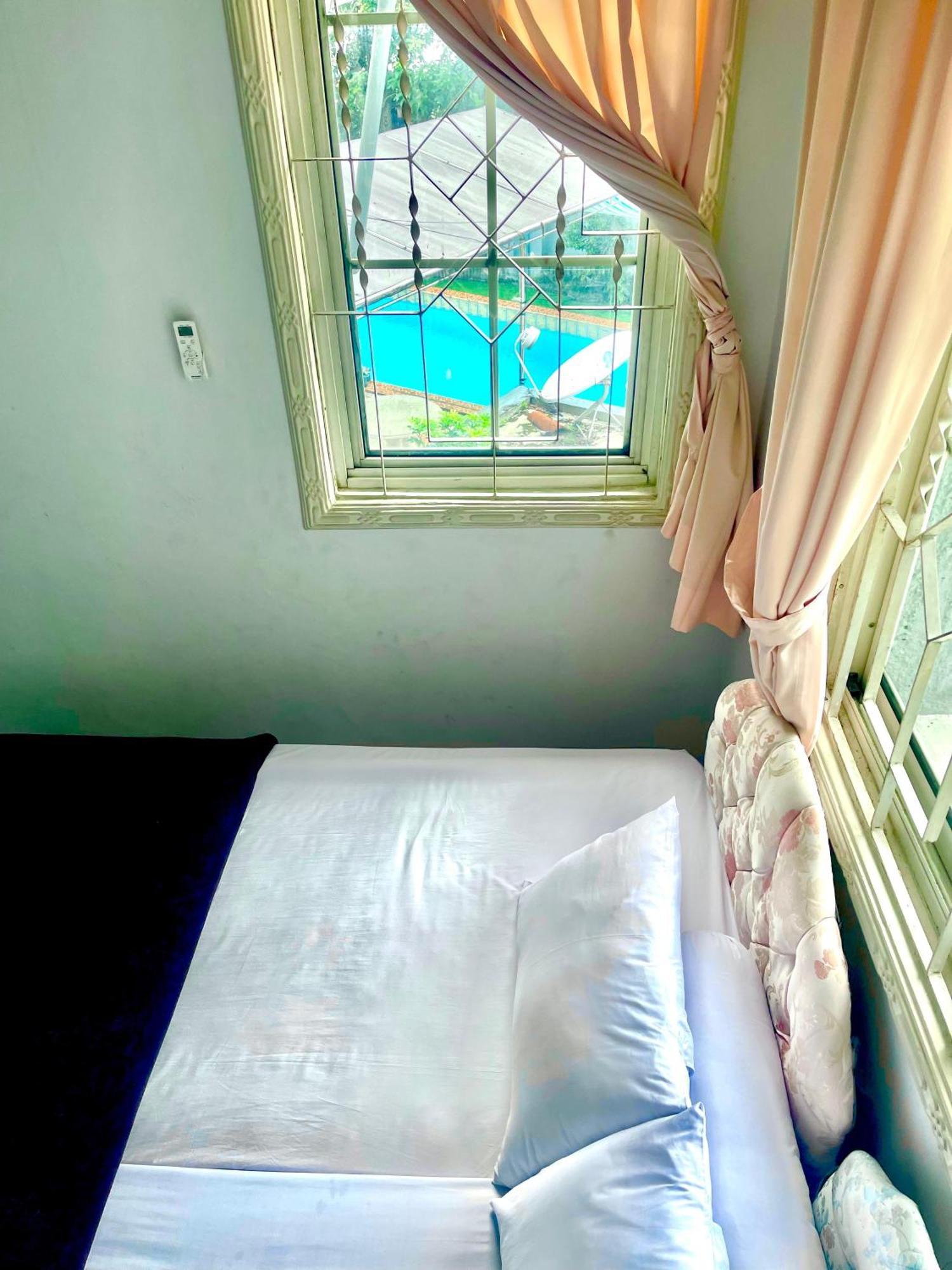 Vila Princess,Sentul 4Bedroom Dan Tenda Camping,Private Pool, Tenis Meja, Mini Billiard, Karaoke, Ayunan,Bbq, 08Satu3 80Satu6 4Satu5Satu Богор Екстериор снимка
